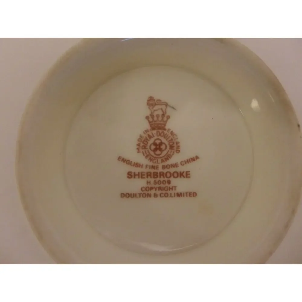 Royal Doulton Sherbrooke Creamer Milk Jug English Bone China 1980's